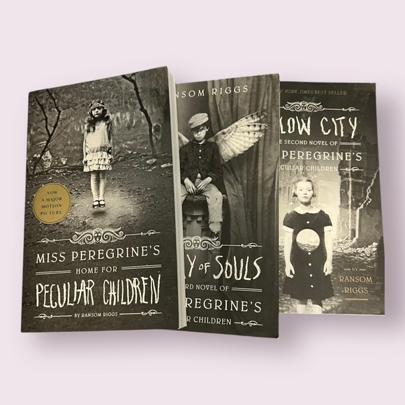 Miss Peregrine’s 3 Book Set - Ransom Riggs - Picture 2 of 12
